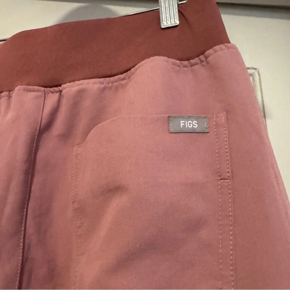 Women’s Figs mineral mauve jogger size S/P - Picture 4 of 7